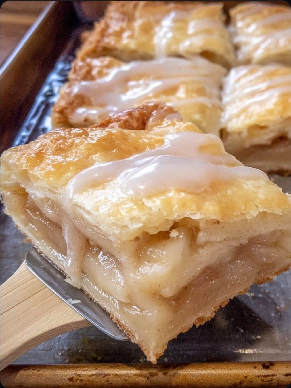 Chicago-Style Bakery Apple Slices
